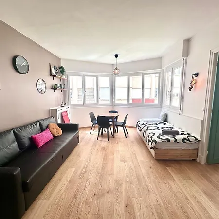 Urban Oasis Apartment Paris
